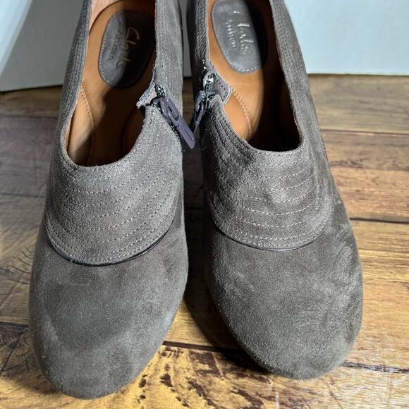 Clarks Artisan Brown Suede Zip Up Heels 32629 Women's US 8.5M - Picture 2 of 6